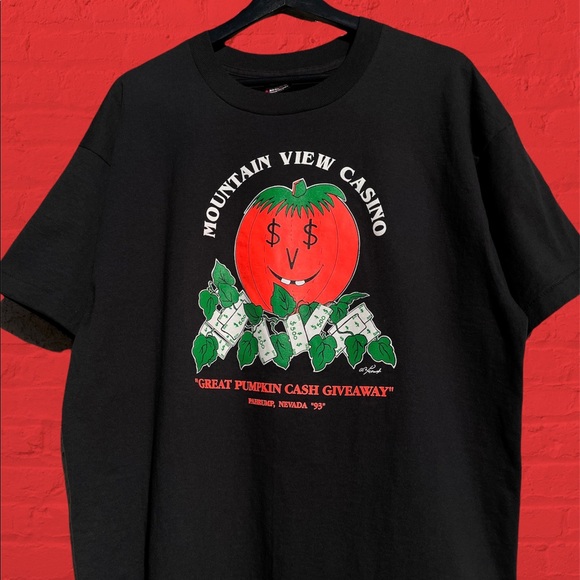 1993 Mountain View Casino “Great Pumpkin Cash Giveaway” graphic tee - Picture 3 of 4